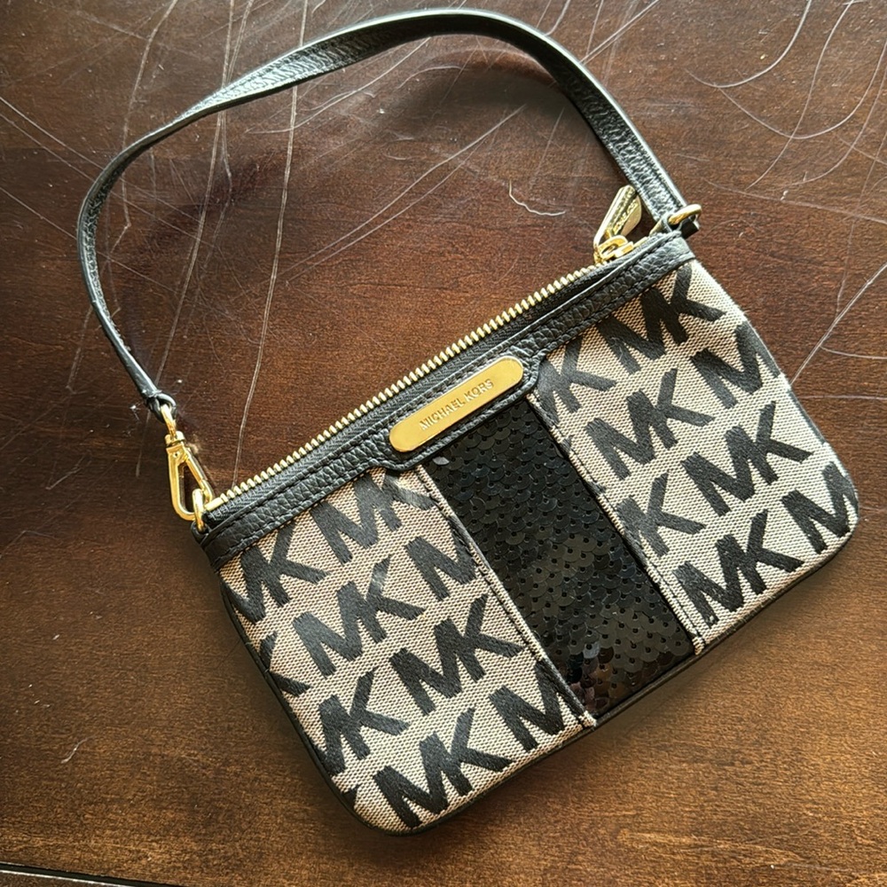 Michael Kors Wristlet